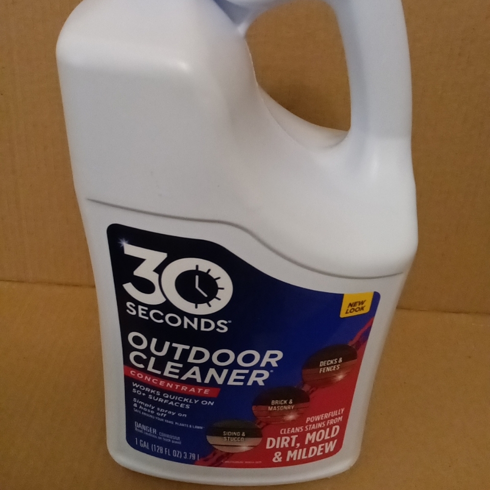 30 second Outdoor Cleaner Dirt Mold & Mildew